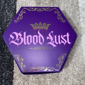 Jeffree star blood lust eyeshadow palette